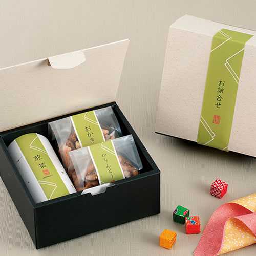 緑茶と和菓子のギフトボックス箱