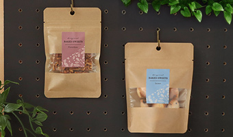 チャック付クラフト窓付袋 穴あき